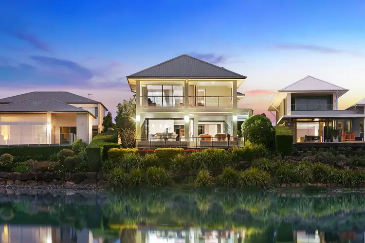 821 Legend, Robina QLD 4226