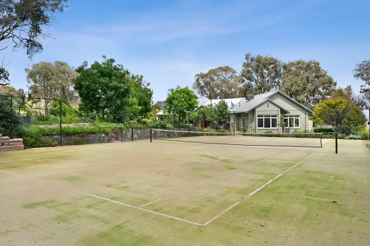 8 Lawson Place, Jerrabomberra NSW 2619