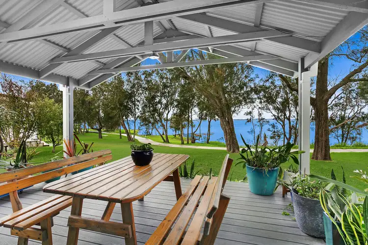 1 Wednesday Street, Tuggerawong NSW 2259