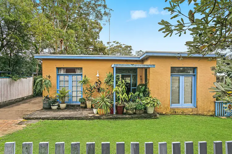 17 Trelawney Street, Killarney Vale NSW 2261