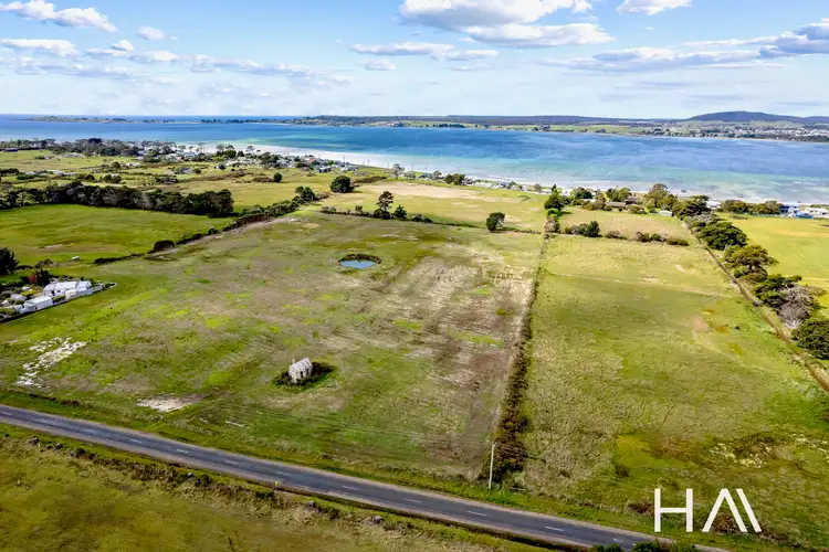 Greens Beach Road, Kelso TAS 7270