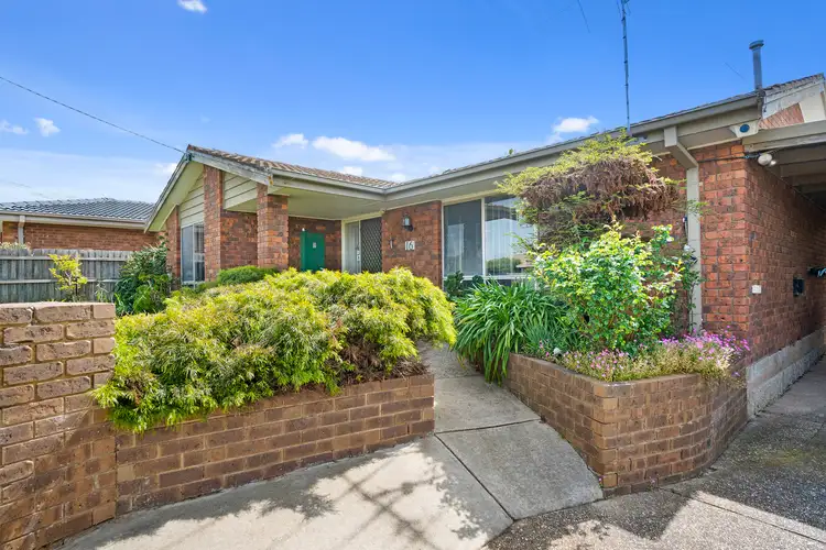 16 Taylor Drive, Darley VIC 3340