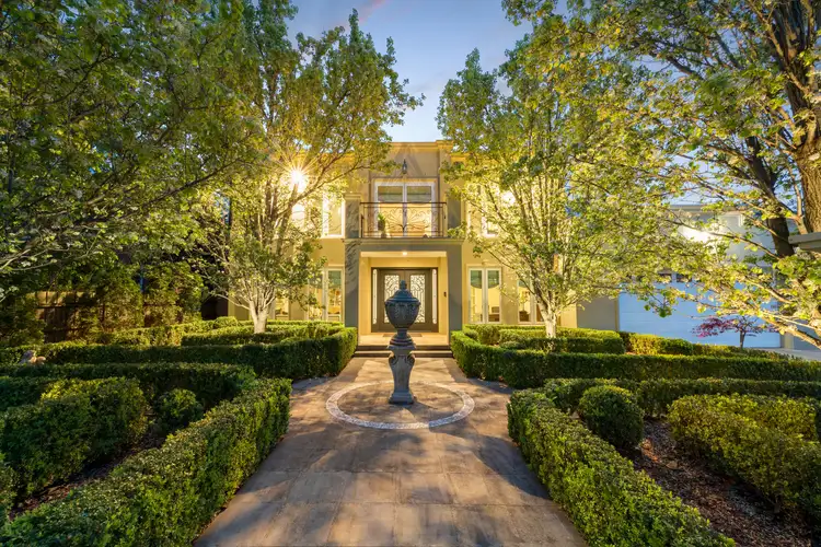15 Mccubbin Drive, Taylors Lakes VIC 3038