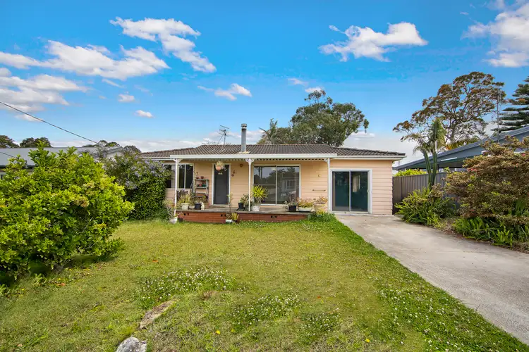 42 Woodlawn Drive, Budgewoi NSW 2262