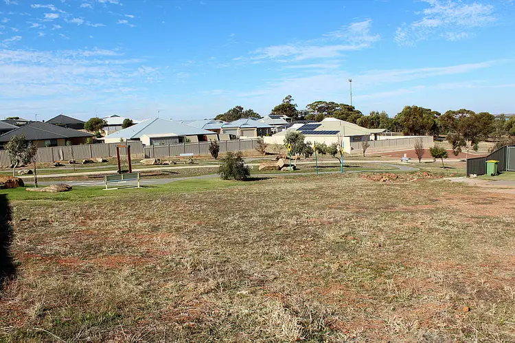 10 Birdie Place, Northam WA 6401