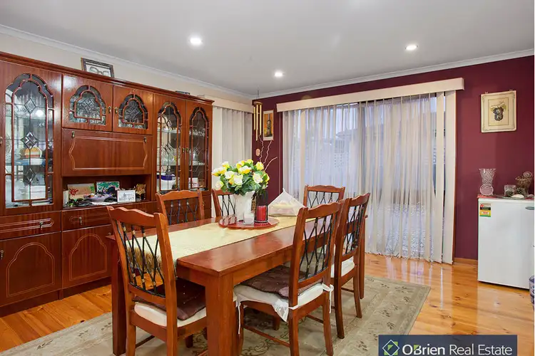 Fifth view of Homely house listing, 7 Axedale Crescent, Endeavour Hills VIC 3802