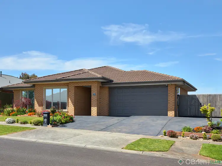 7 Mayfair Drive, Drouin VIC 3818
