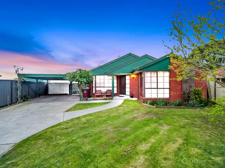 7 Fraser Court, Cranbourne North VIC 3977