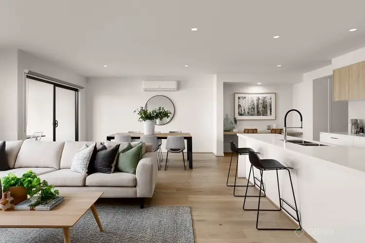 15 Kinross Parade, Clyde North VIC 3978