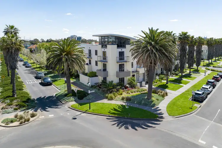 13 Beacon Vista, Port Melbourne VIC 3207