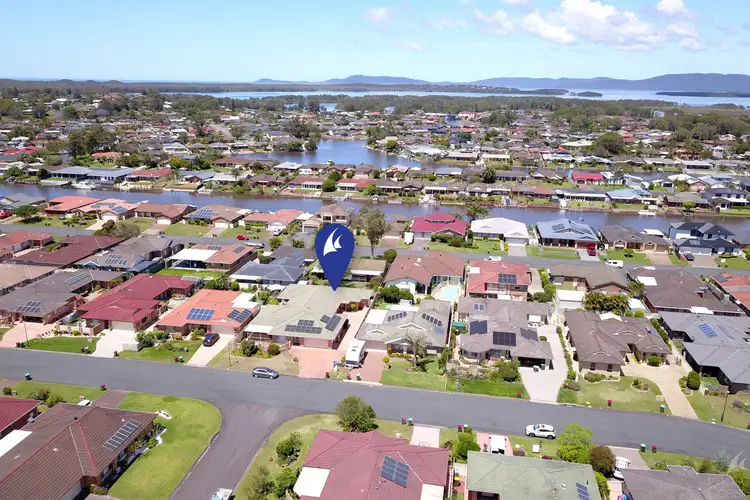 2/24 Amanda Crescent, Forster NSW 2428
