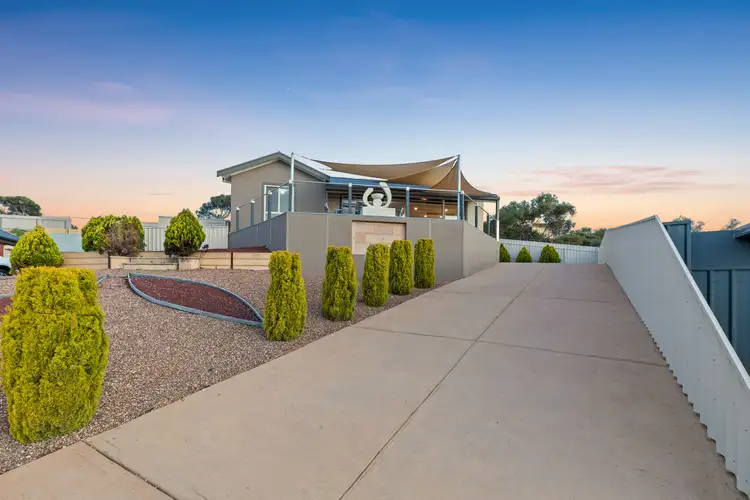 7 Sunset Court, O'sullivan Beach SA 5166