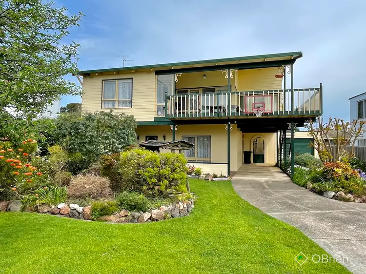 7 Marina Drive, Paynesville VIC 3880