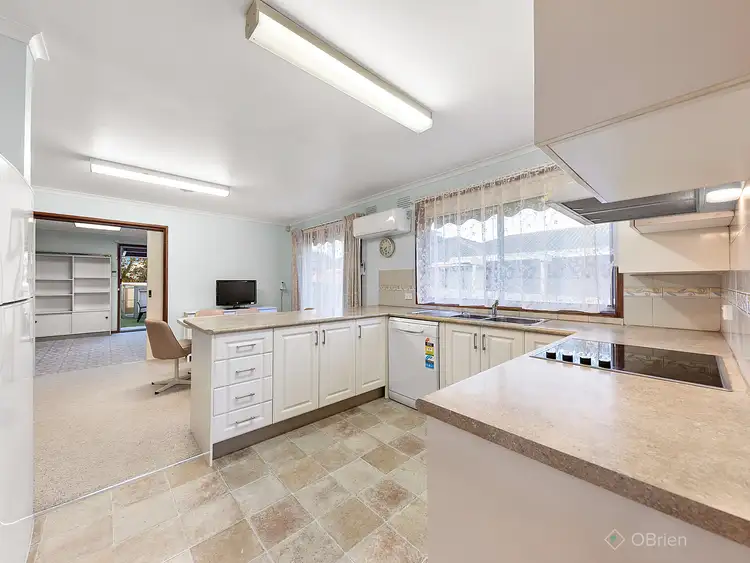 Fifth view of Homely house listing, 3 Wilbraham Court, Frankston VIC 3199
