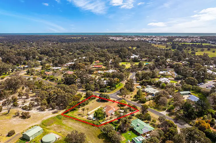 14 Hawkins Drive, Gelorup WA 6230
