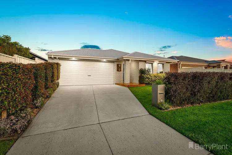 15 Crystal Street, Pakenham VIC 3810