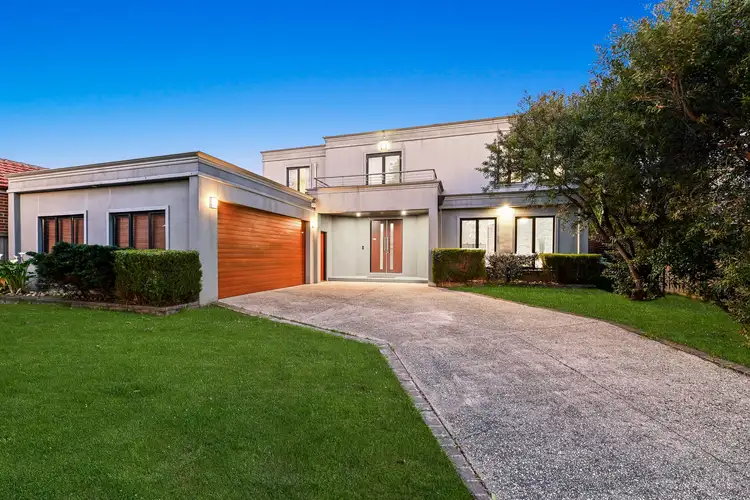 12 Whisken Way, Berwick VIC 3806