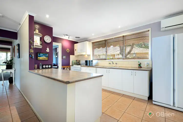 Fifth view of Homely house listing, 6 Berwick Close, Frankston VIC 3199