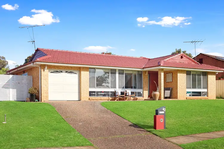 42 Colorado Drive, St Clair NSW 2759