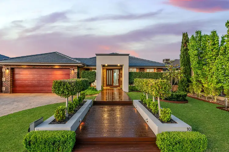10 Bellbird Avenue, Taylors Lakes VIC 3038