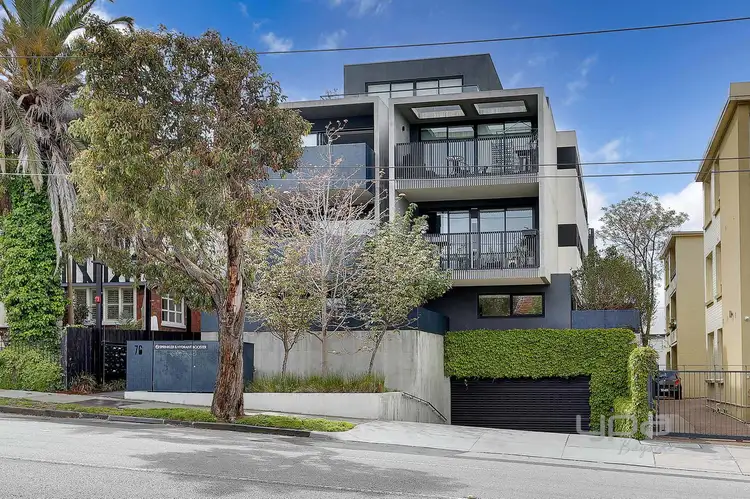 202/76 Barkly Street