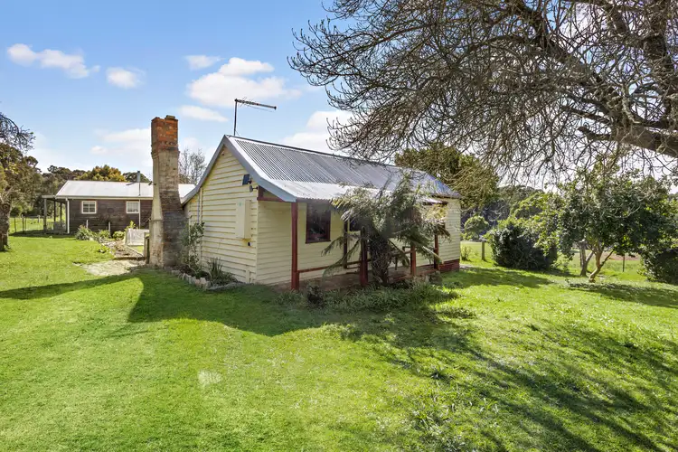 21 Johnsons Road, Barrys Reef VIC 3458
