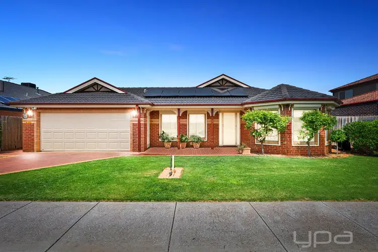 15 Stretton Drive, Brookfield VIC 3338