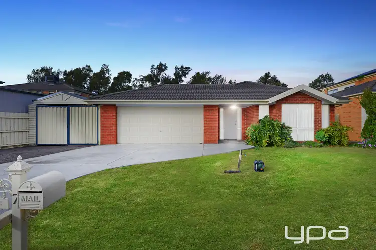 7 Waterdale Close, Melton West VIC 3337