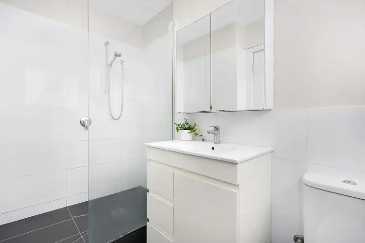 Fifth view of Homely apartment listing, 2/46 Alexandra Street, St Kilda East VIC 3183