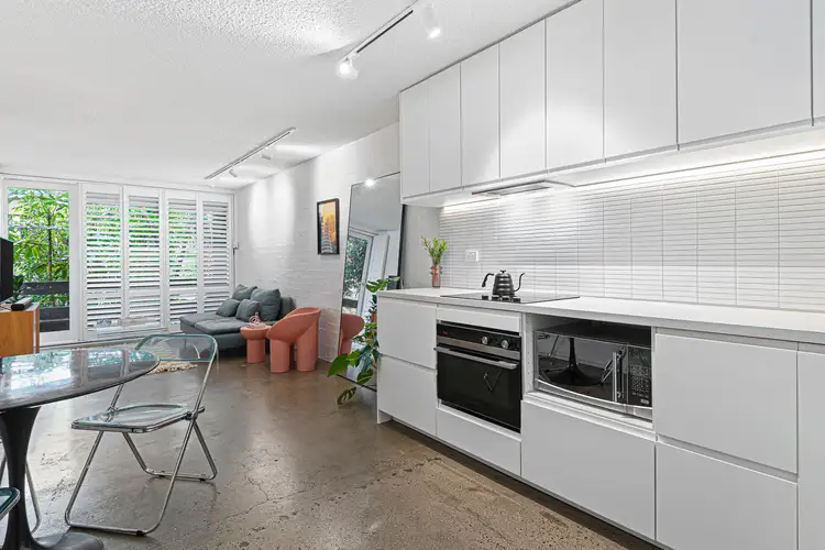 Fourth view of Homely apartment listing, 6A Napier Street, South Melbourne VIC 3205