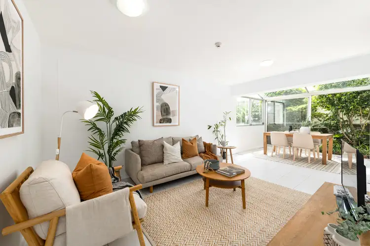 Main view of Homely apartment listing, 2/4 Munro Street, Mcmahons Point NSW 2060