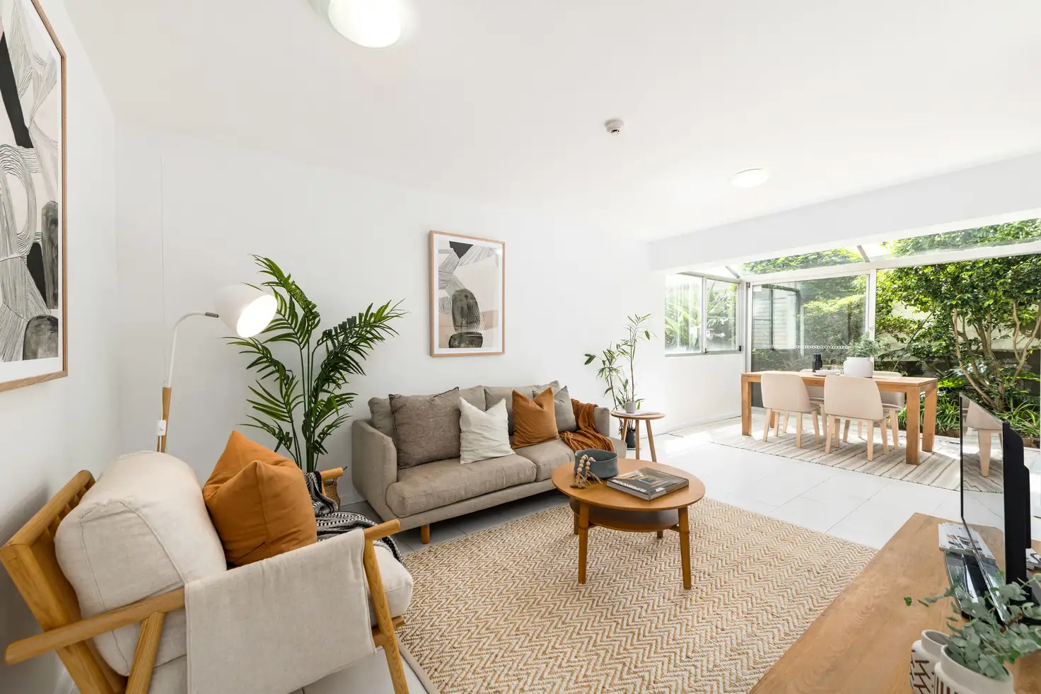 Main view of Homely apartment listing, 2/4 Munro Street, Mcmahons Point NSW 2060
