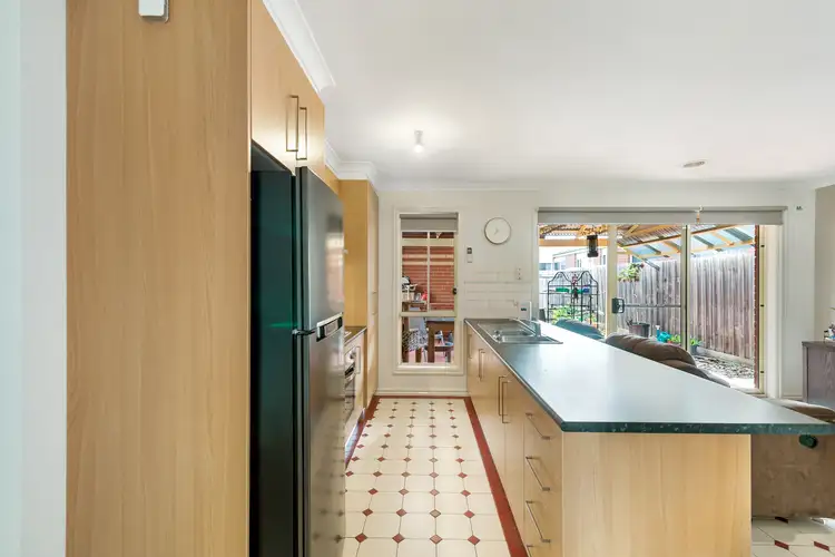 Fifth view of Homely villa listing, 2/9 Sayvel Close, Hillside VIC 3037