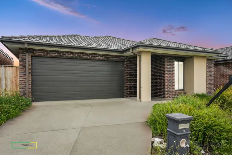 9 Stately Avenue, Wyndham Vale VIC 3024