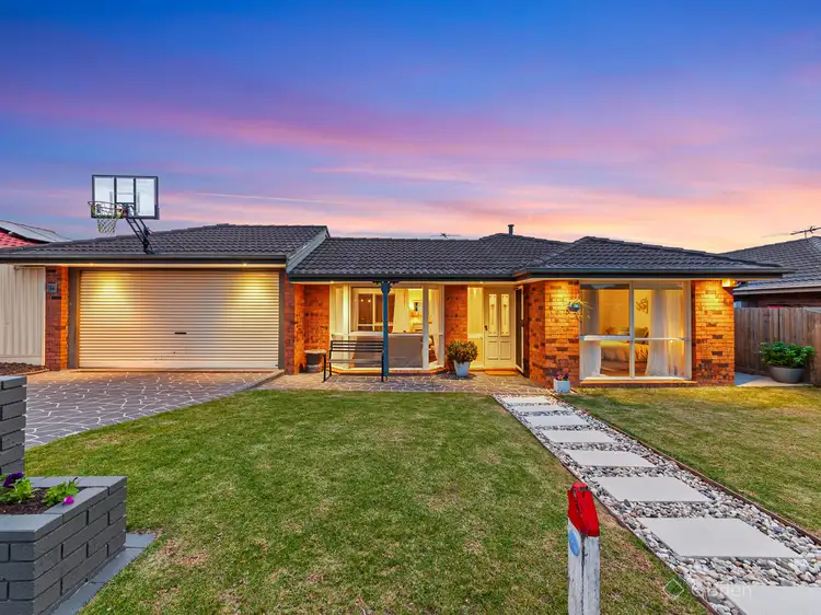84 Courtenay Avenue, Cranbourne North VIC 3977
