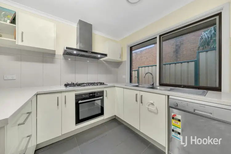 Sixth view of Homely house listing, 2 Terara Court, Endeavour Hills VIC 3802