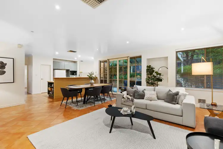 8 Chivrell Rise, Gwelup WA 6018