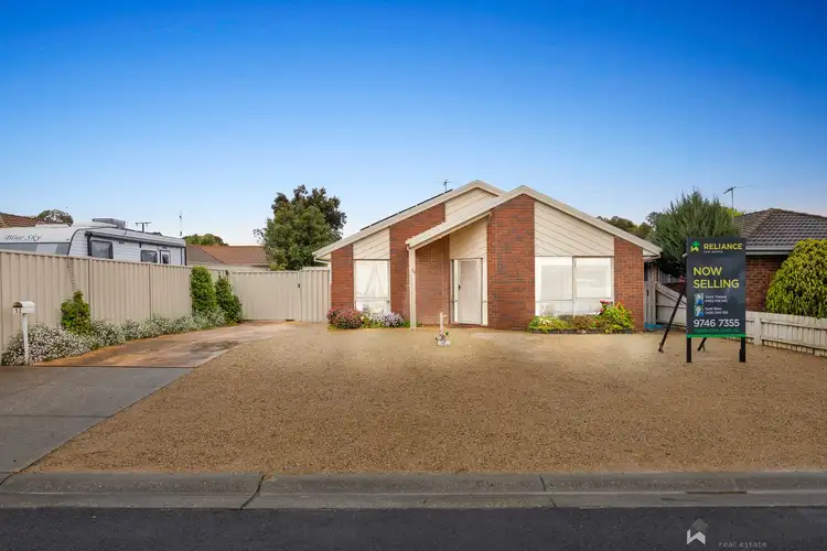 52 Mowbray Crescent, Kurunjang VIC 3337