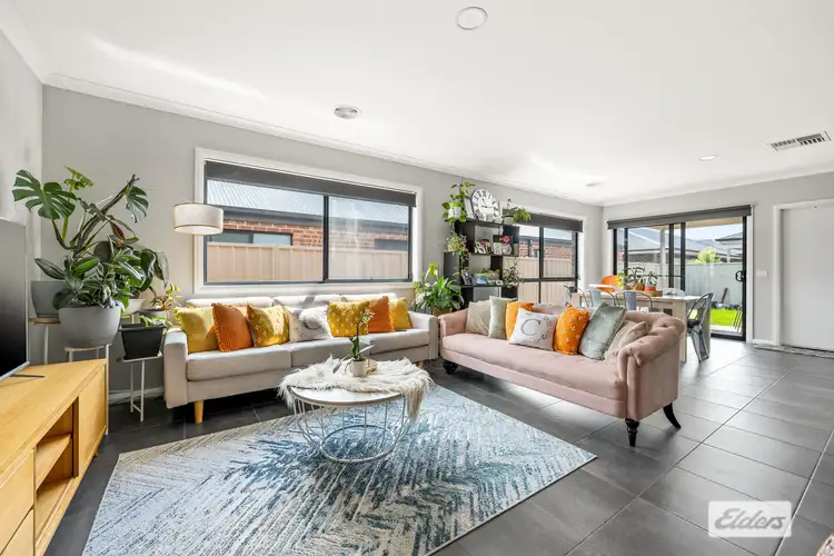 Second view of Homely house listing, 7 Tweed Way, Wodonga VIC 3690