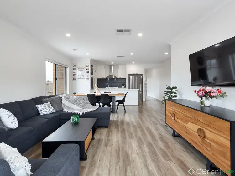 Fifth view of Homely house listing, 10 Lillypilly Street, Warragul VIC 3820