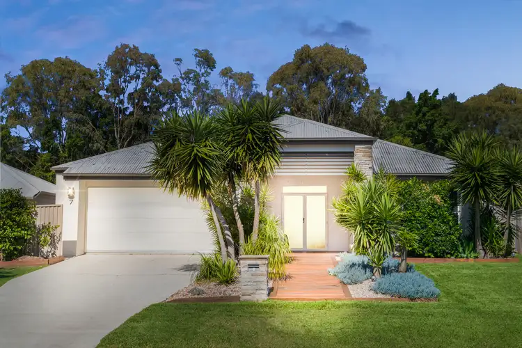 7 Skandia Court, Newport QLD 4020