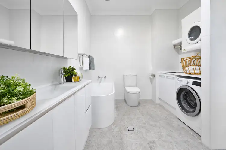 Fifth view of Homely unit listing, Level 3/63/88-98 Limetree Parade, Runaway Bay QLD 4216