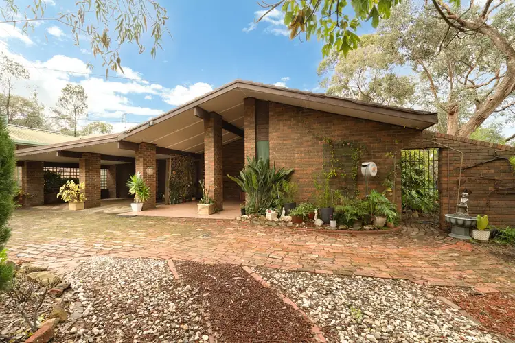 46 Milton Avenue, Spring Gully VIC 3550