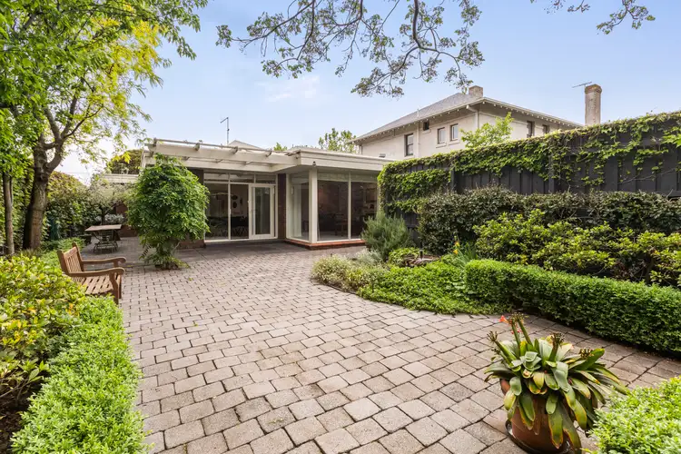 2 Hampden Road, Armadale VIC 3143