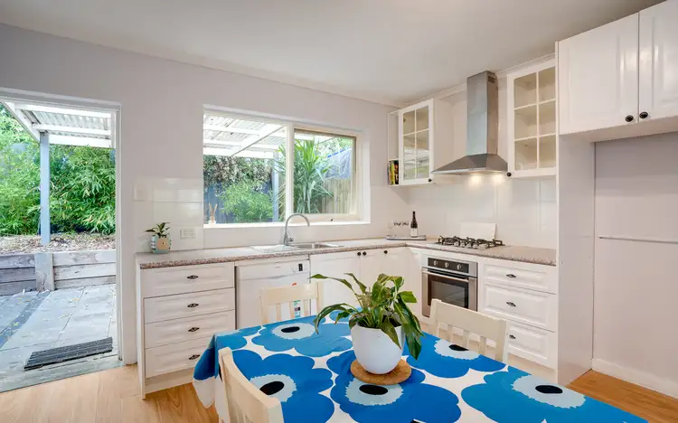 2/62 Surrey Road East, Croydon VIC 3136