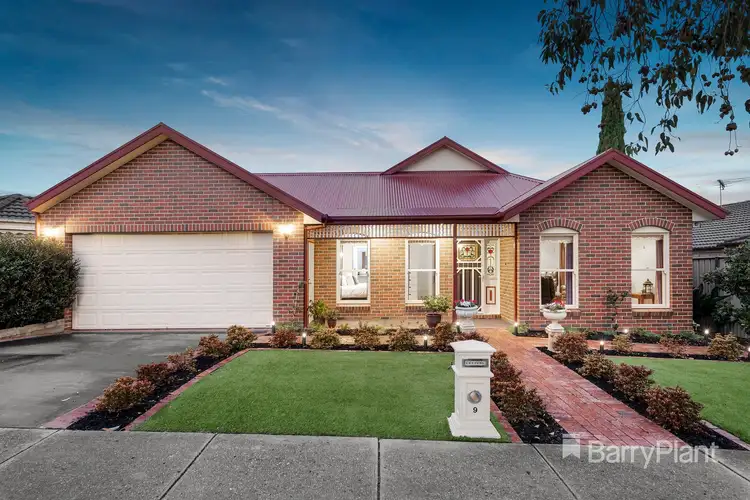 9 Taree Place, Mill Park VIC 3082