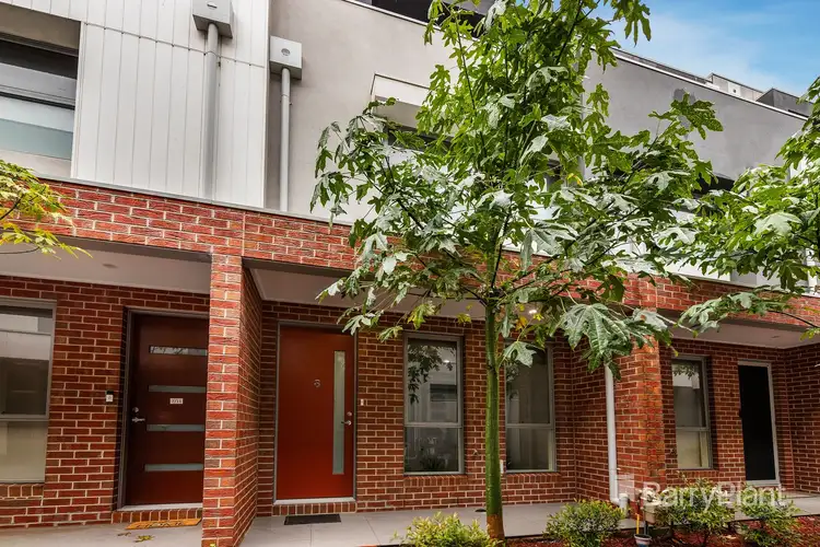 8/11 Riverside Drive, South Morang VIC 3752