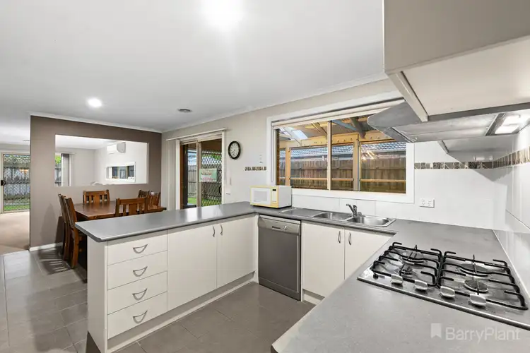 Second view of Homely house listing, 8 Samchelle Place, Pakenham VIC 3810