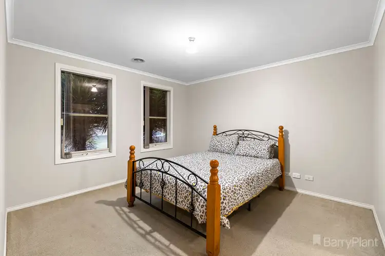 Sixth view of Homely house listing, 8 Samchelle Place, Pakenham VIC 3810