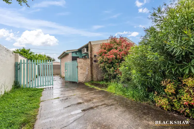 25 Tungun Street, Narrabundah ACT 2604
